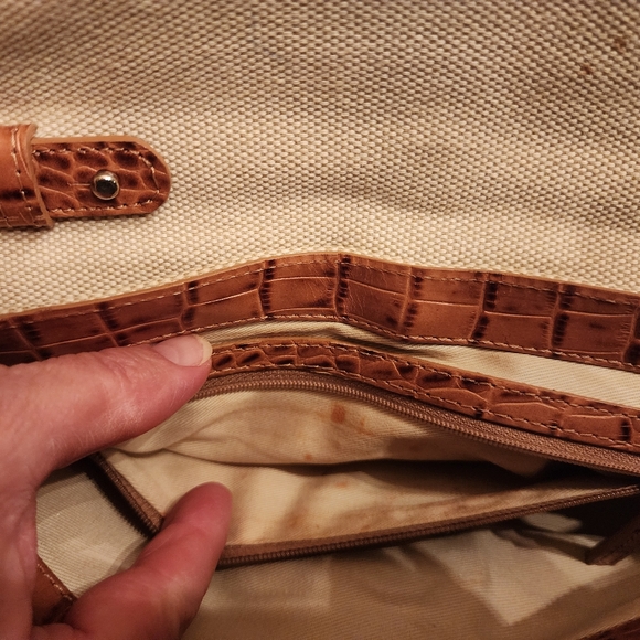 REDUCED! Shoulder bag and matching wallet. - Picture 3 of 6